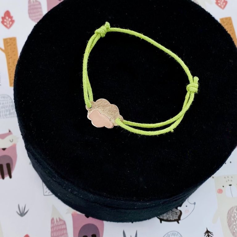 bracelet en argent 925 millièmes pour bébé et enfant jusqu'à 7 ans motif nuage style gourmette moderne cadeau à offrir avec un cordon vert ajustable pour une naissance ou un baptême avec motif renard et ours enfantin en fond